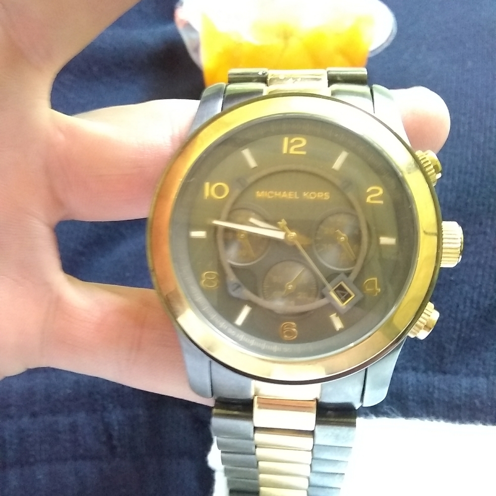 Michael Kors men's runway watch - Picture 4 of 5